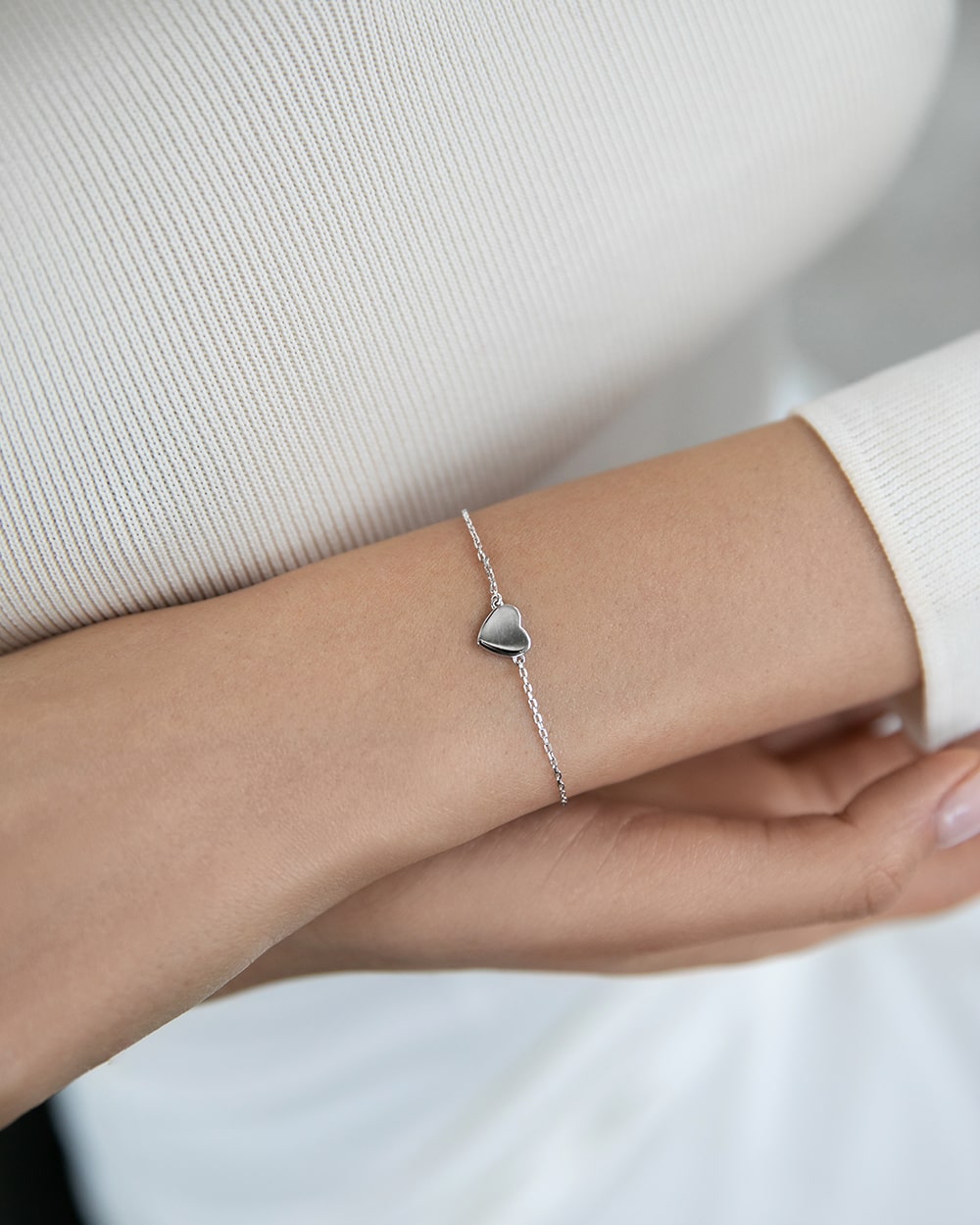 Bracelet with miniature heart