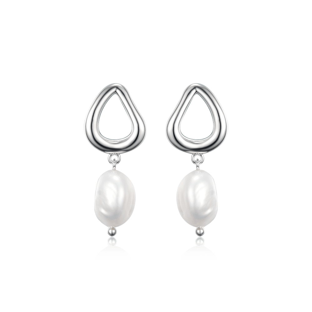 Streamlined earrings with baroque pearls