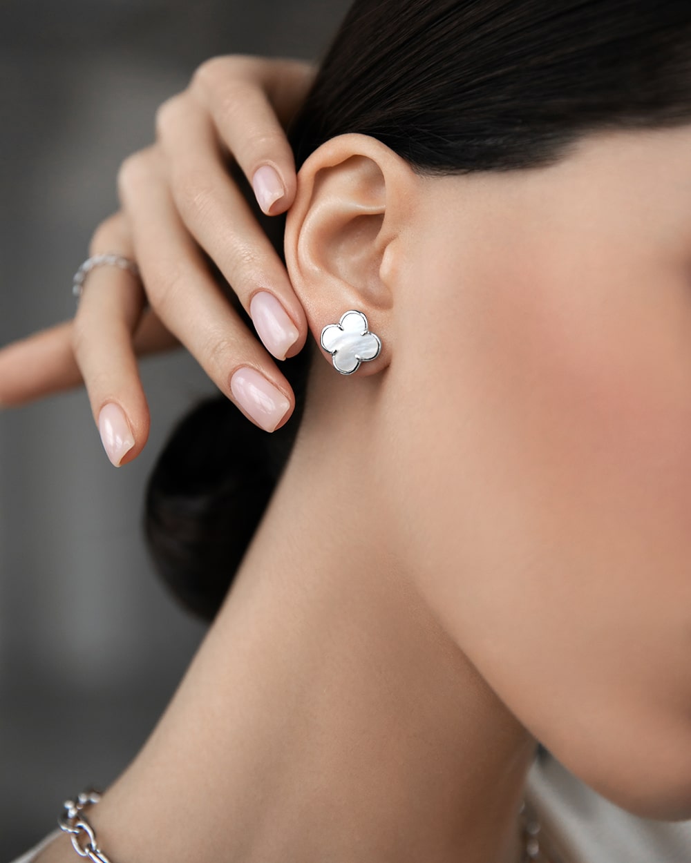 Clover earrings with mother of pearl