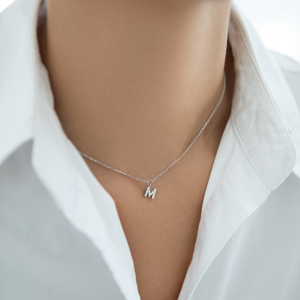 Necklace with letter M 40 cm