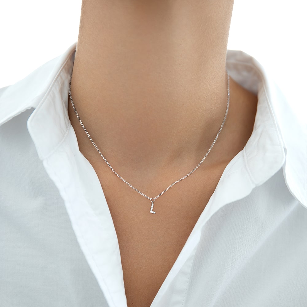 Necklace with letter L 40 cm