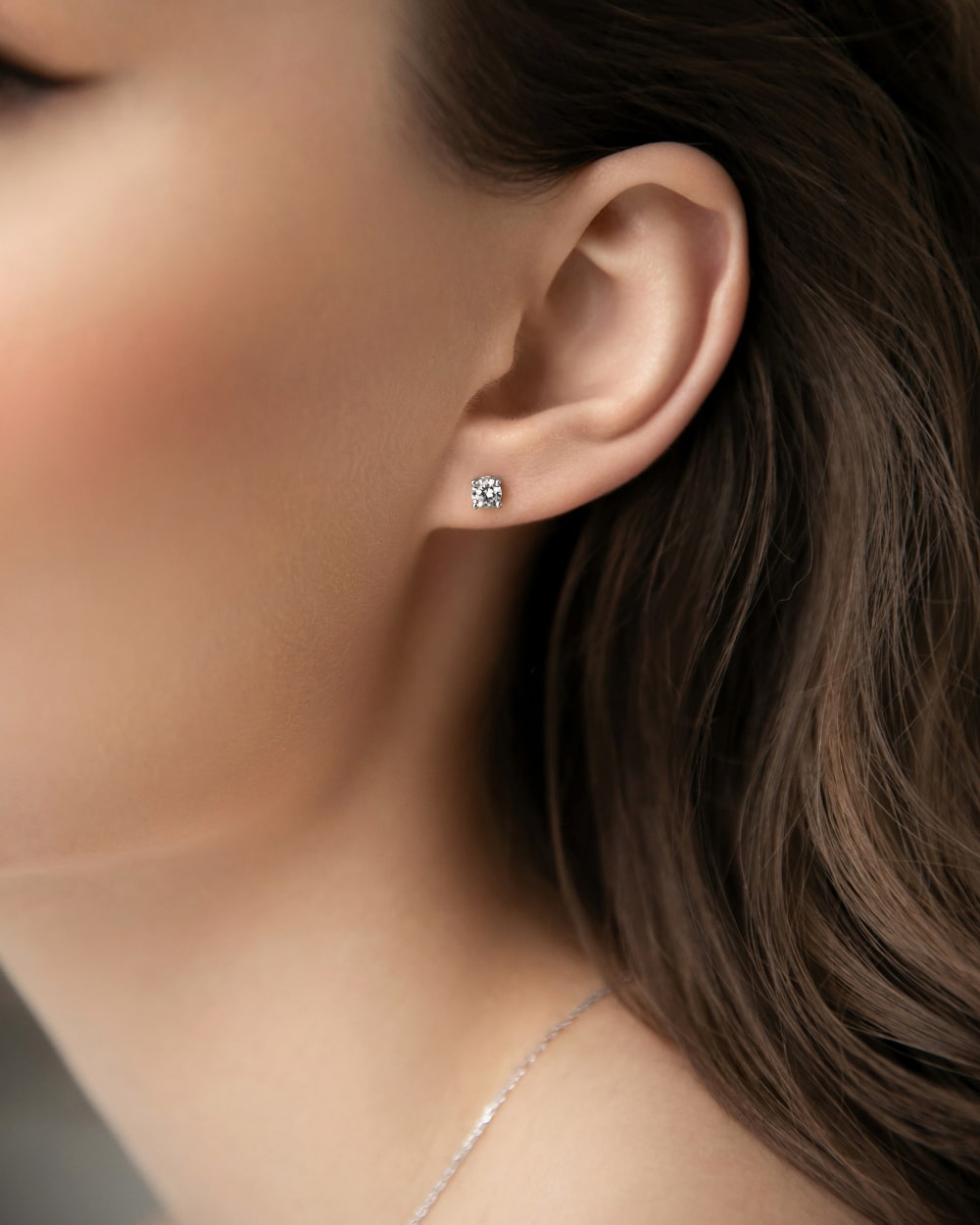 Stud earrings with cubic zirconia 3 mm