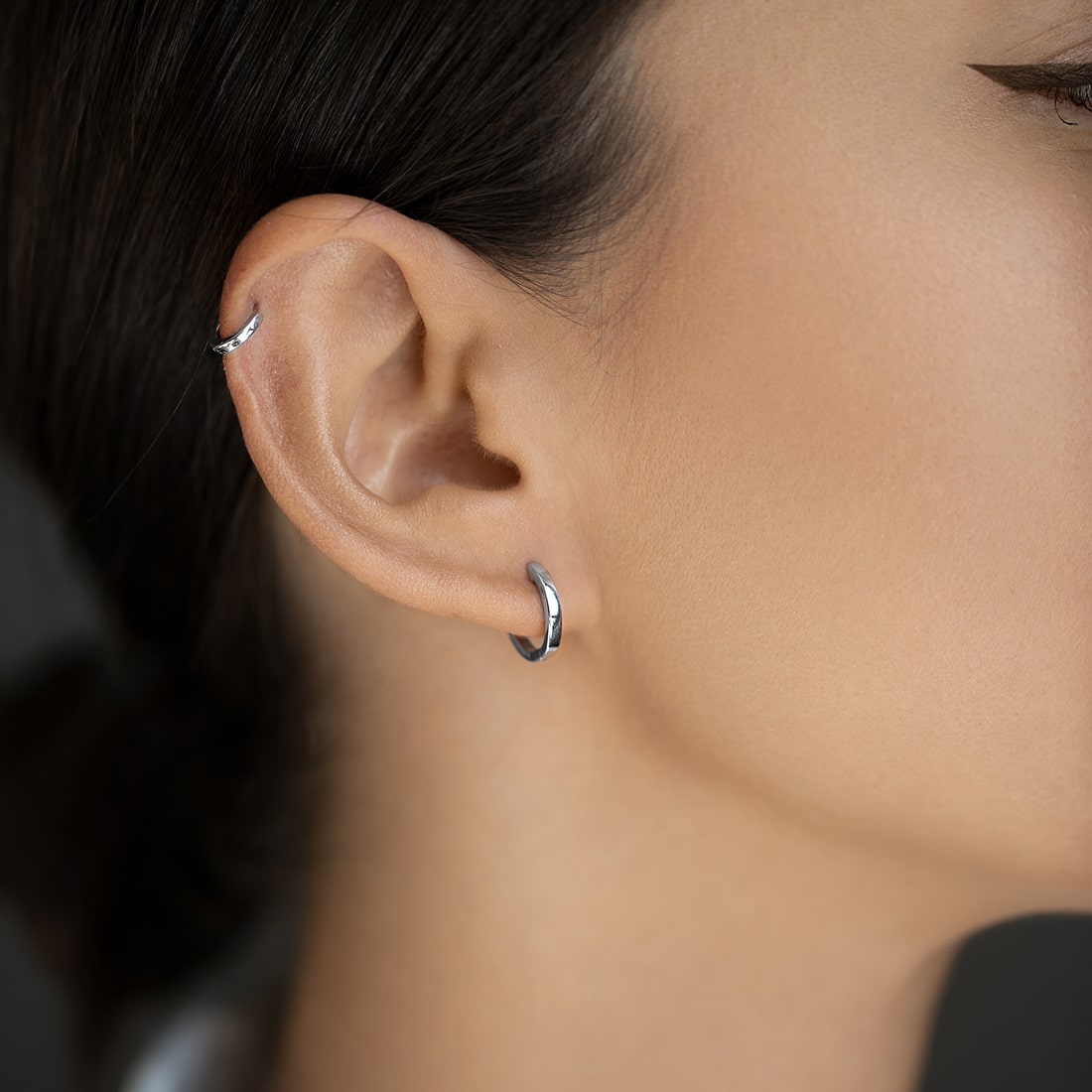 Huggies-earring 6 mm