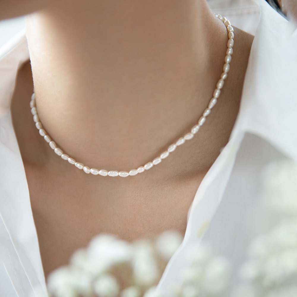Pearl choker