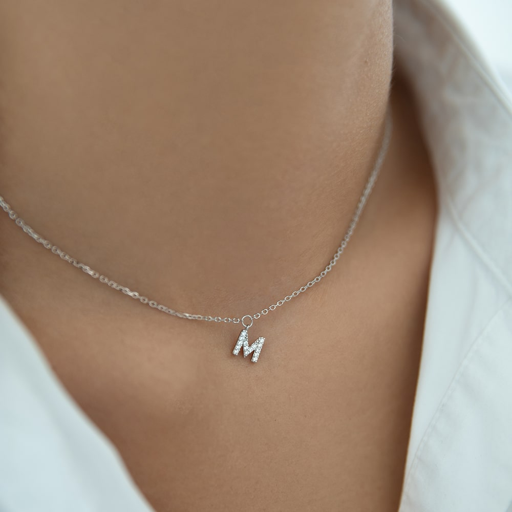 Necklace with letter M 40 cm