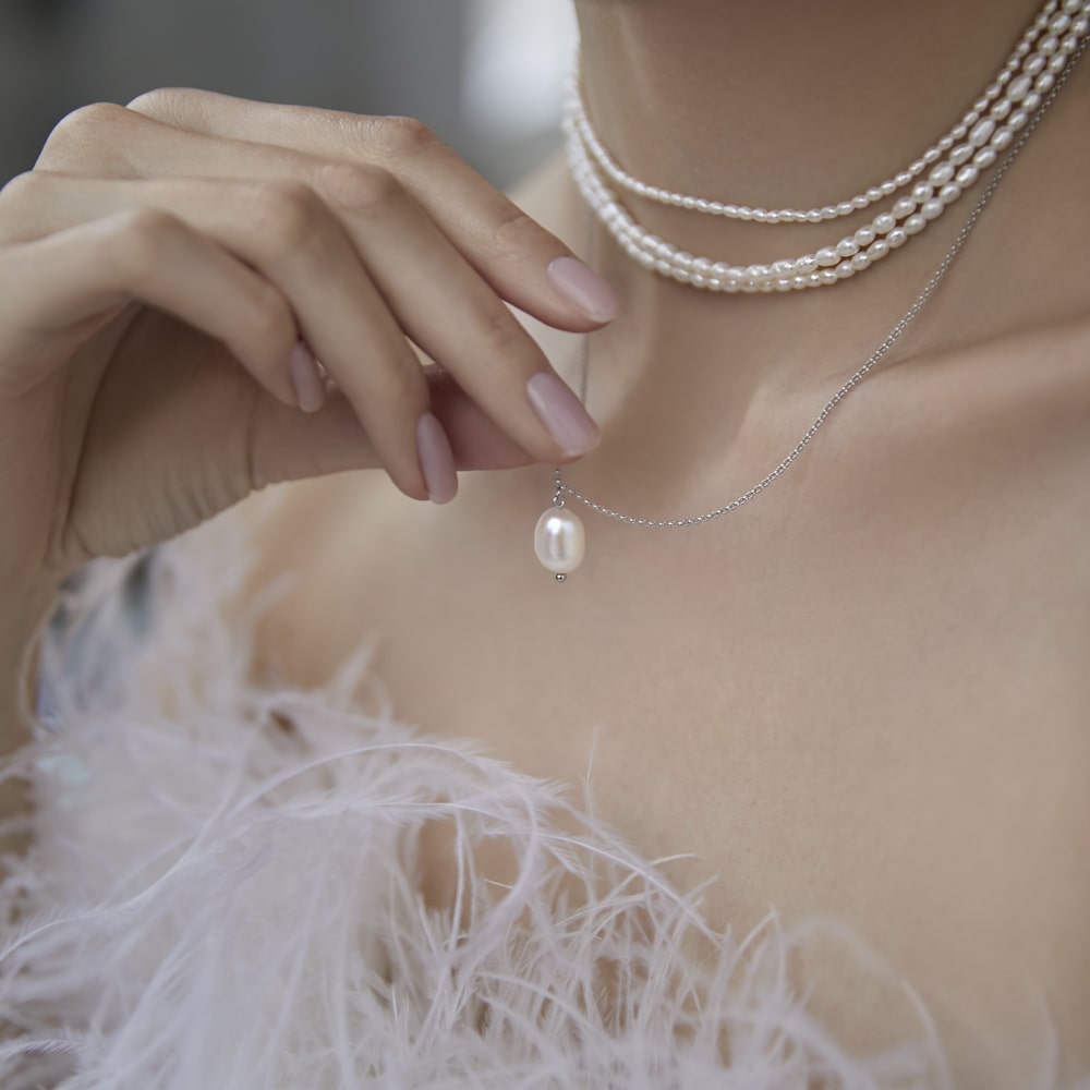 Necklace with Baroque pearl