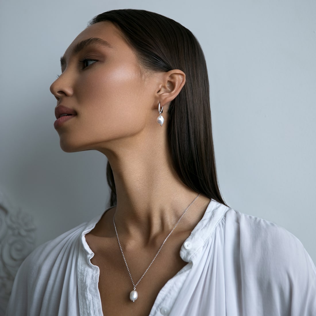 Necklace with Baroque pearl