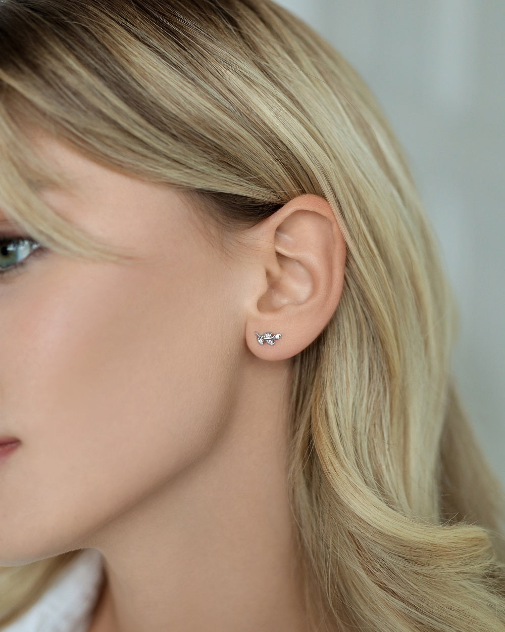 Stud earrings Twiglets with cubic zirconia