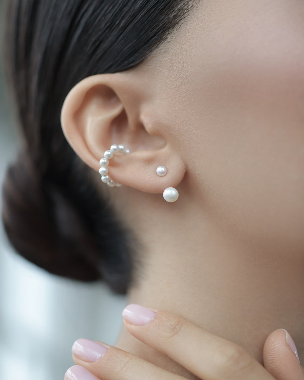 Pearl earrings-jackets
