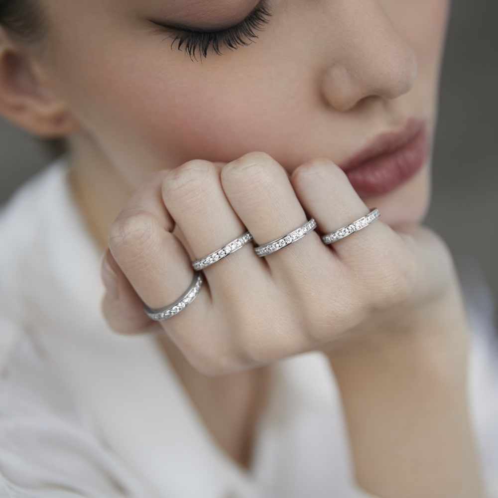 Ring with large cubic zirconia V2