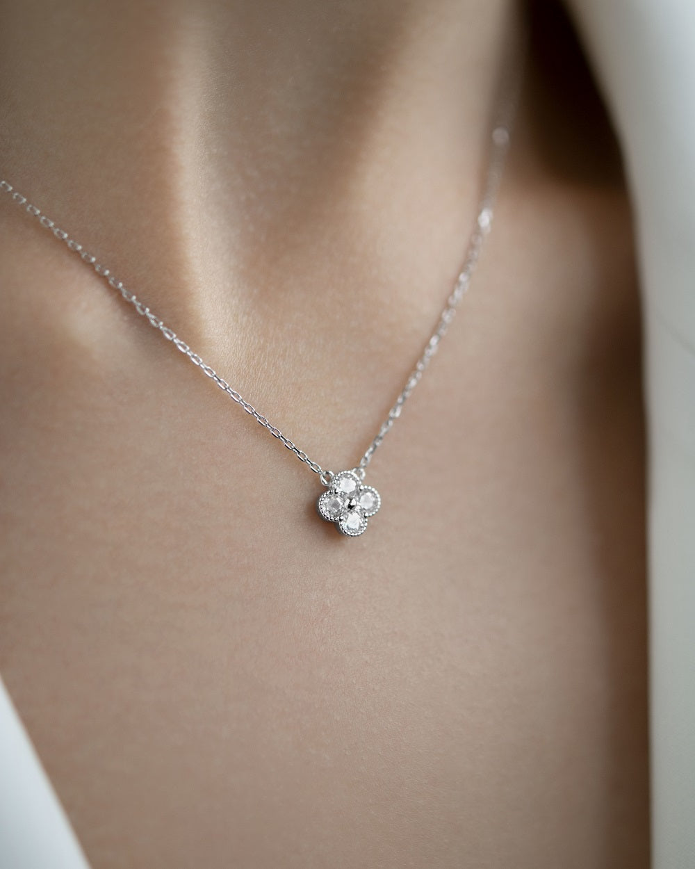 Necklace Clover with stones