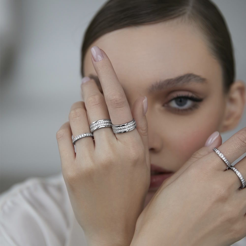 Ring with large cubic zirconia V2