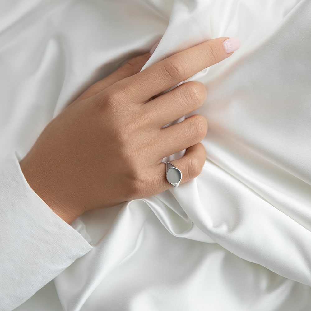 Signet ring Circle