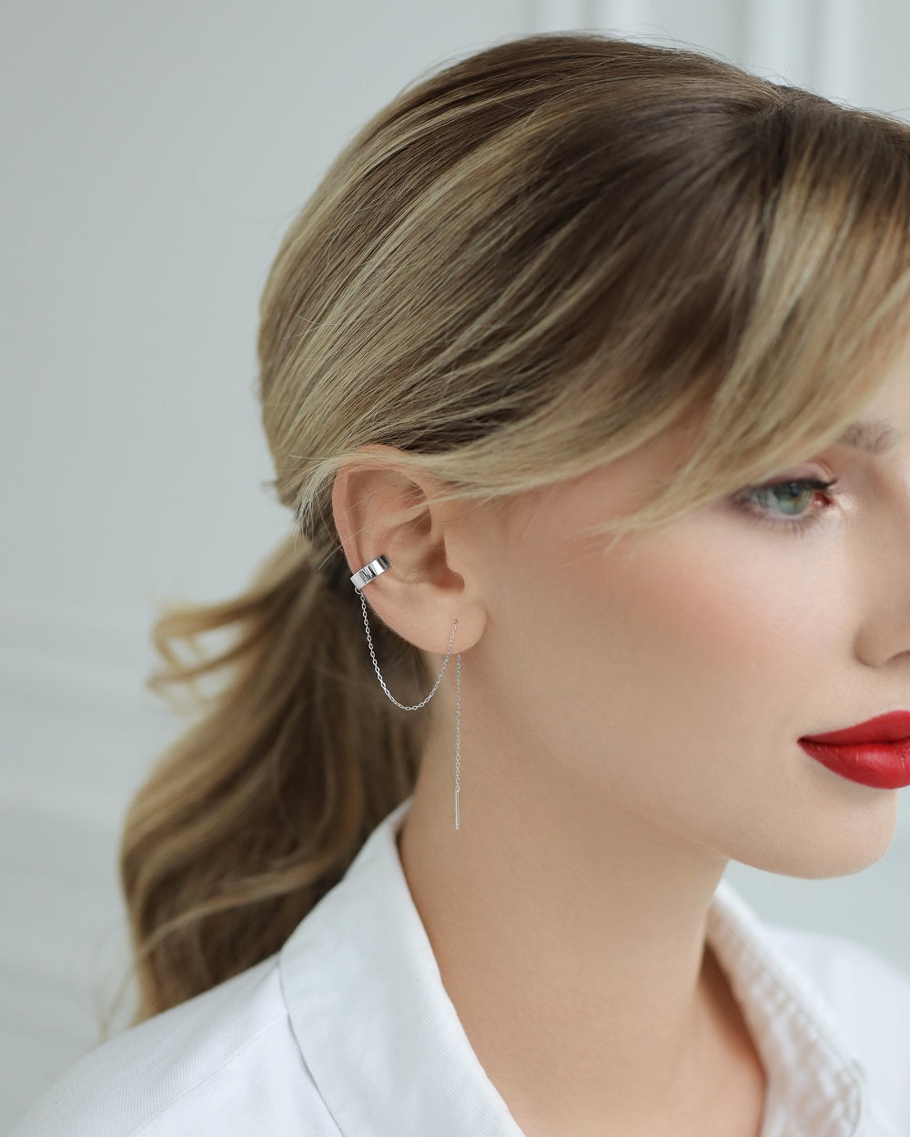 Basic Cuff-earring with a chain