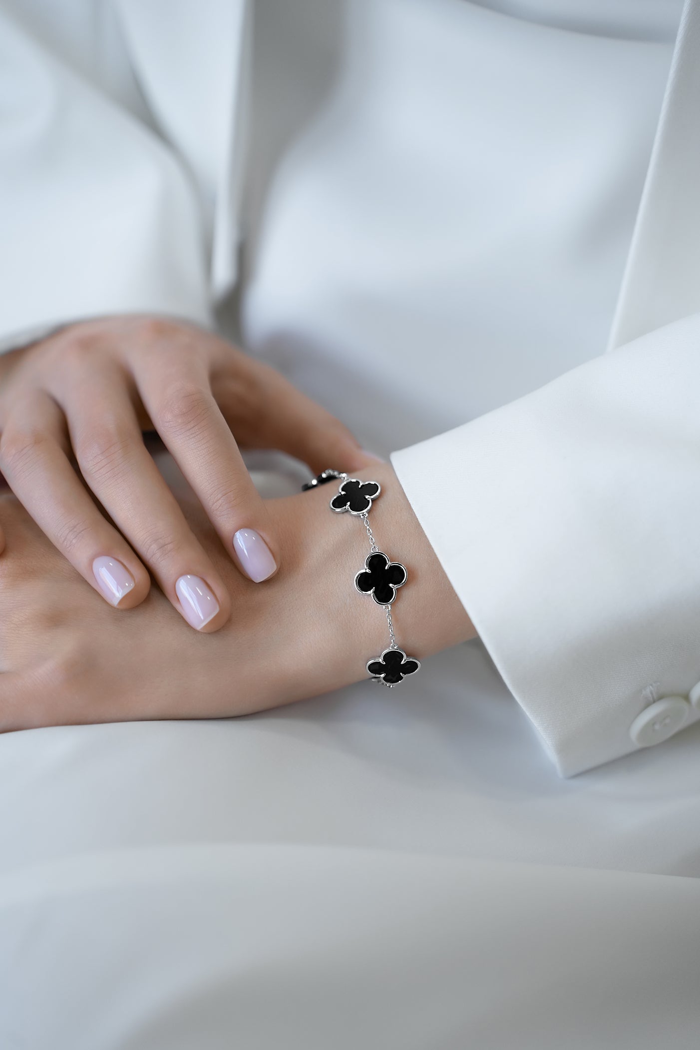 Bracelet with Onyx Clovers