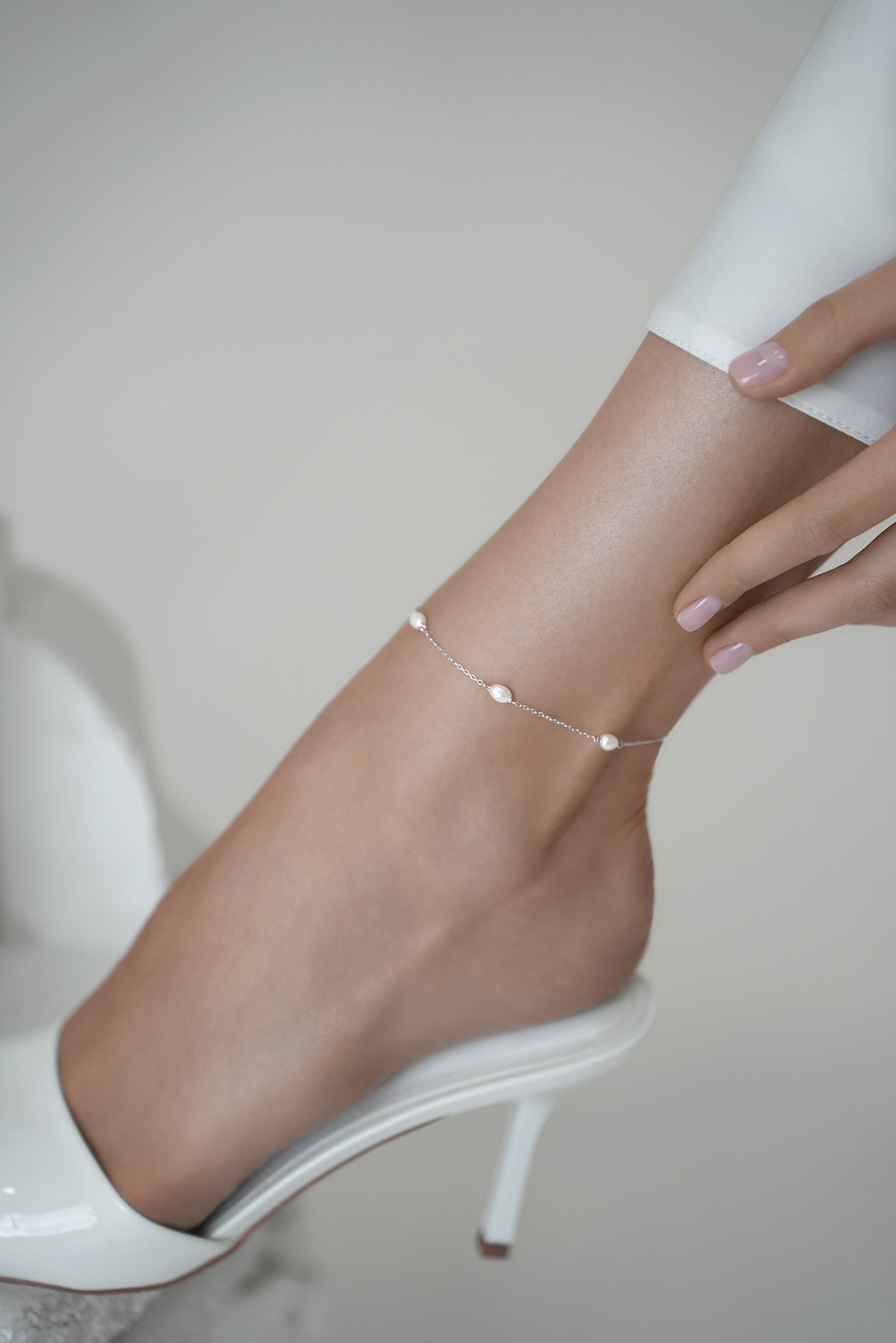 "Grain" Ankle Bracelet with Oval Pearl