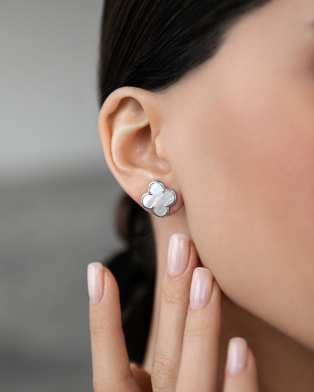 Clover earrings with mother of pearl