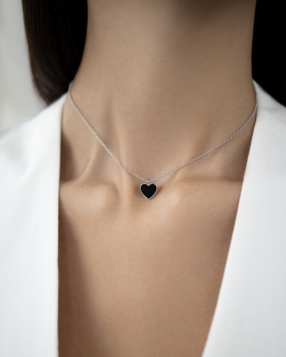 Heart necklace with onyx