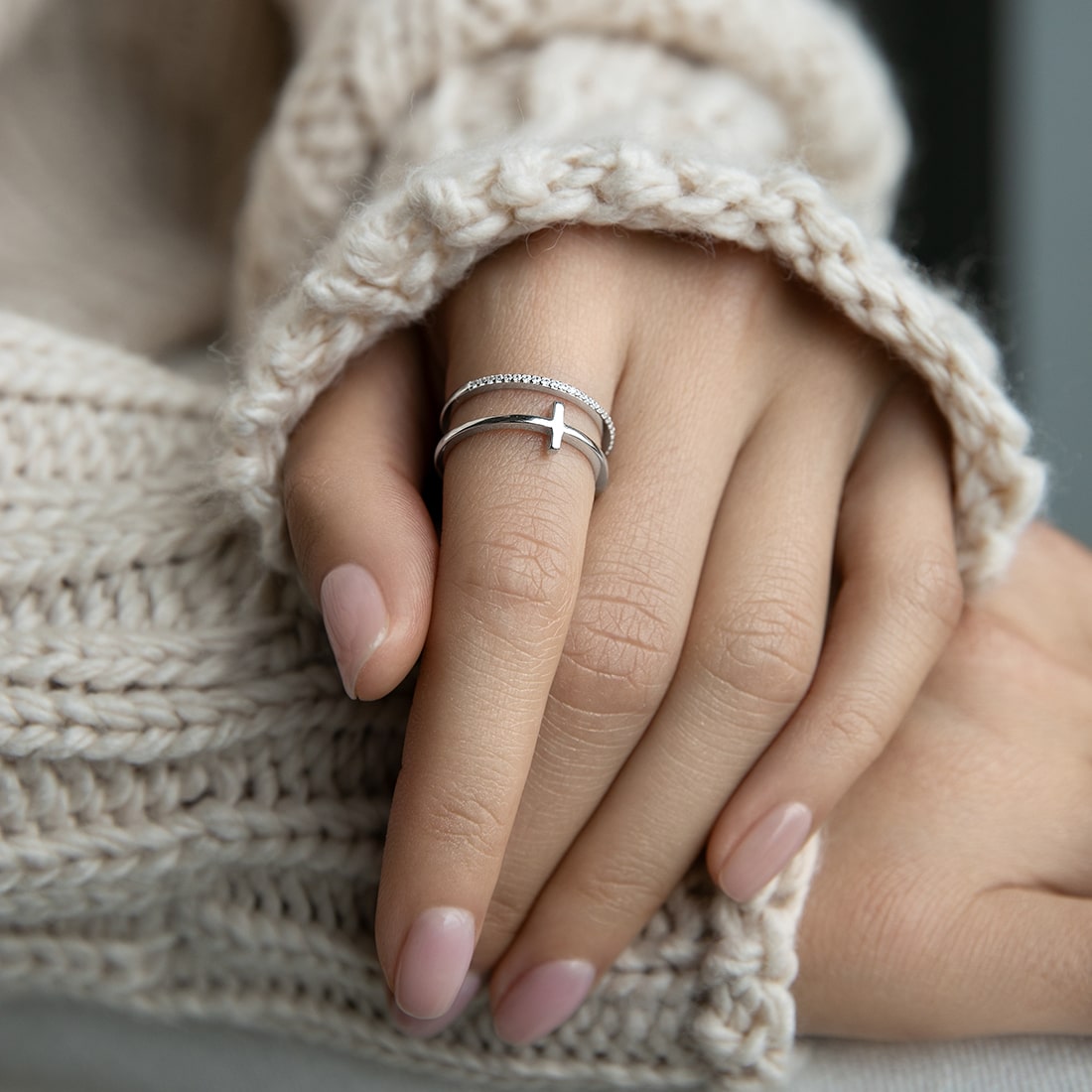 Double Ring Cross