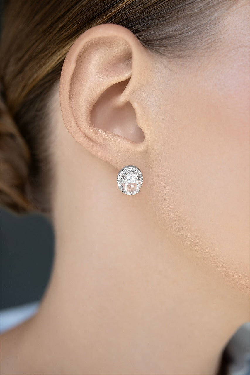 Earrings with white stones