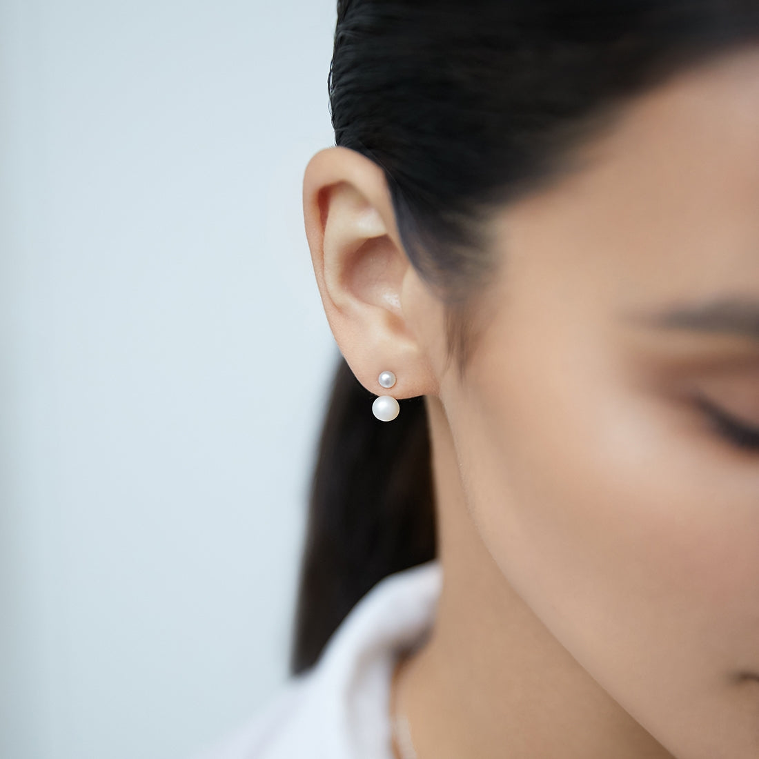 Pearl earrings-jackets