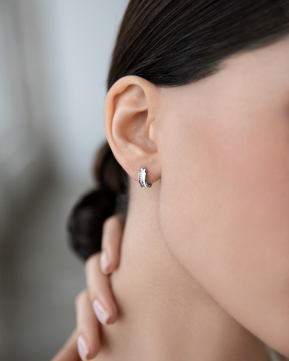 Huggies-earrings with enamel and stones 12 mm