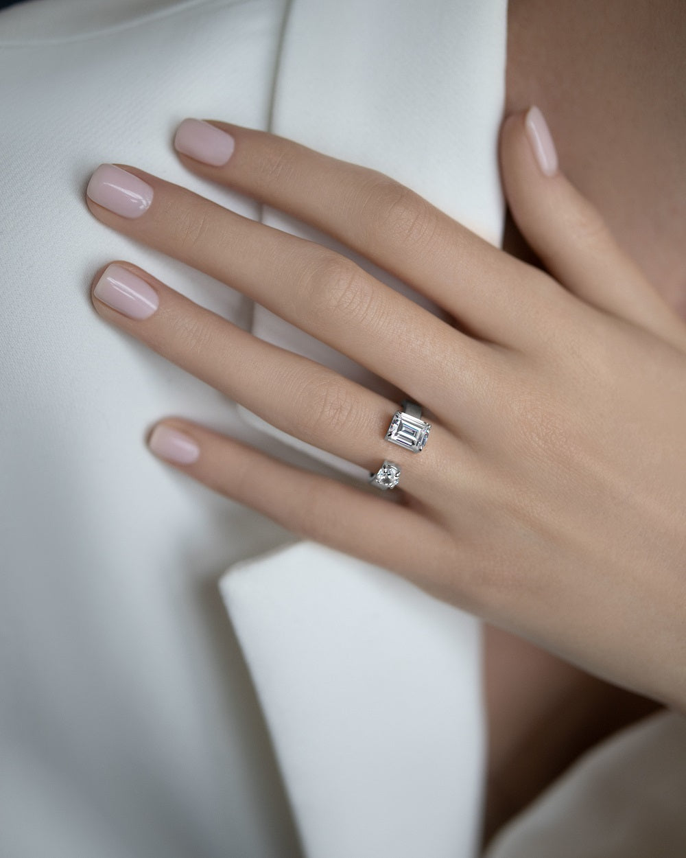 Ring with stones in a baguette and circle cut