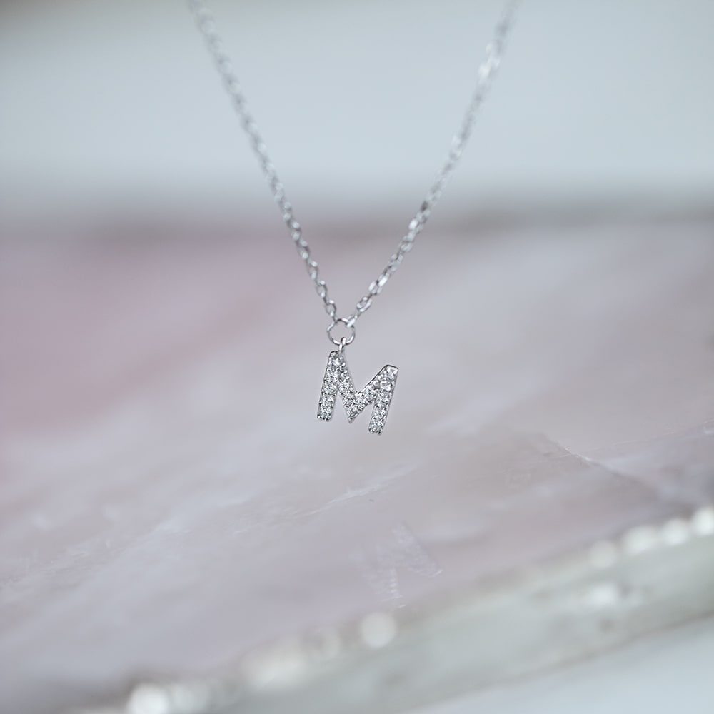 Necklace with letter M 40 cm