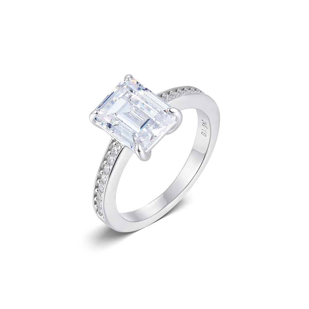 Ring with a stone in a baguette cut V2