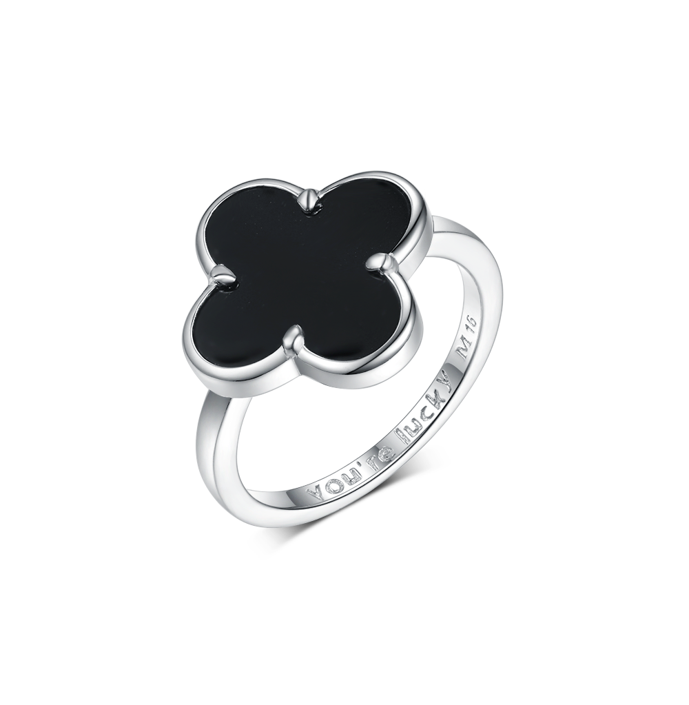 Clover ring with black onyx