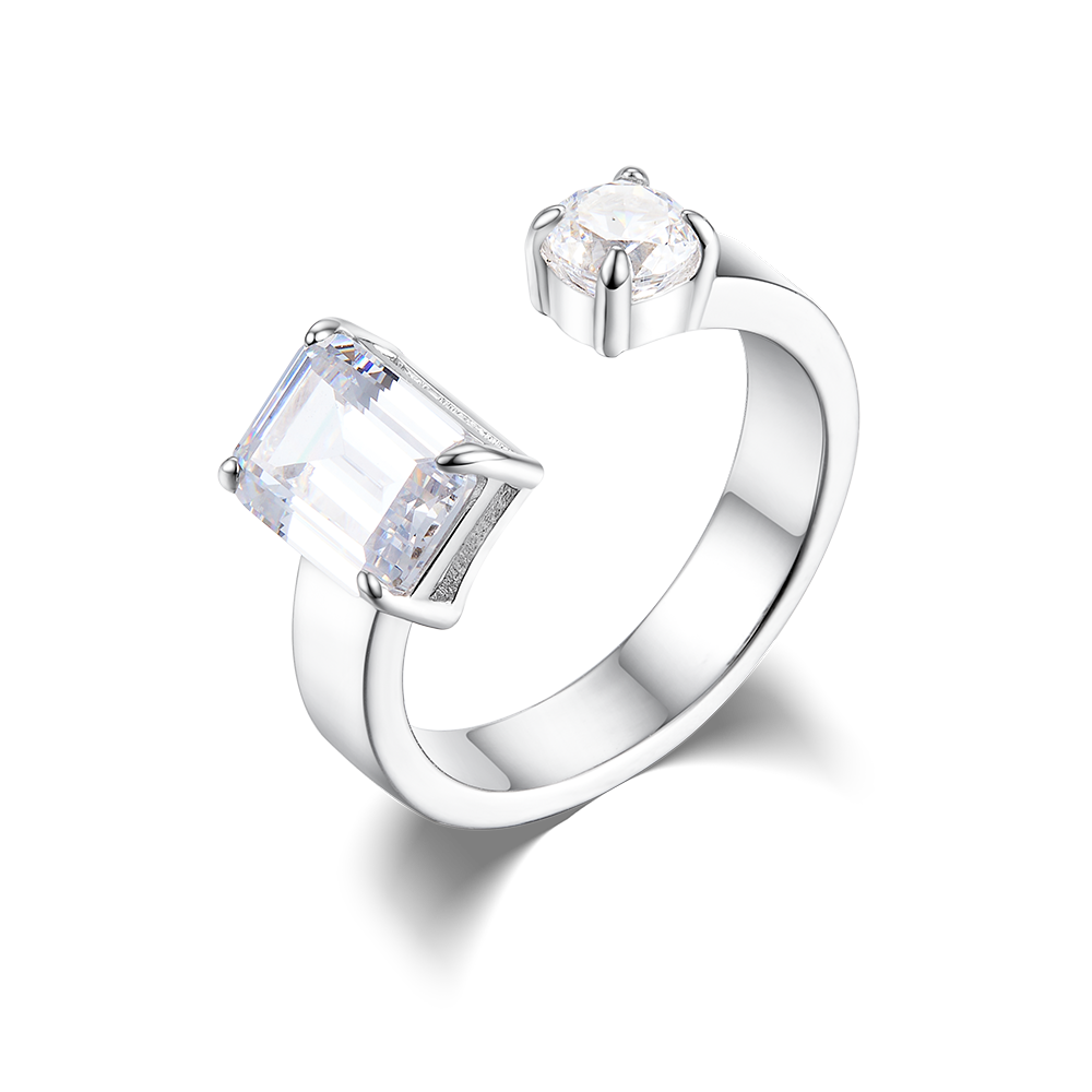 Ring with stones in a baguette and circle cut
