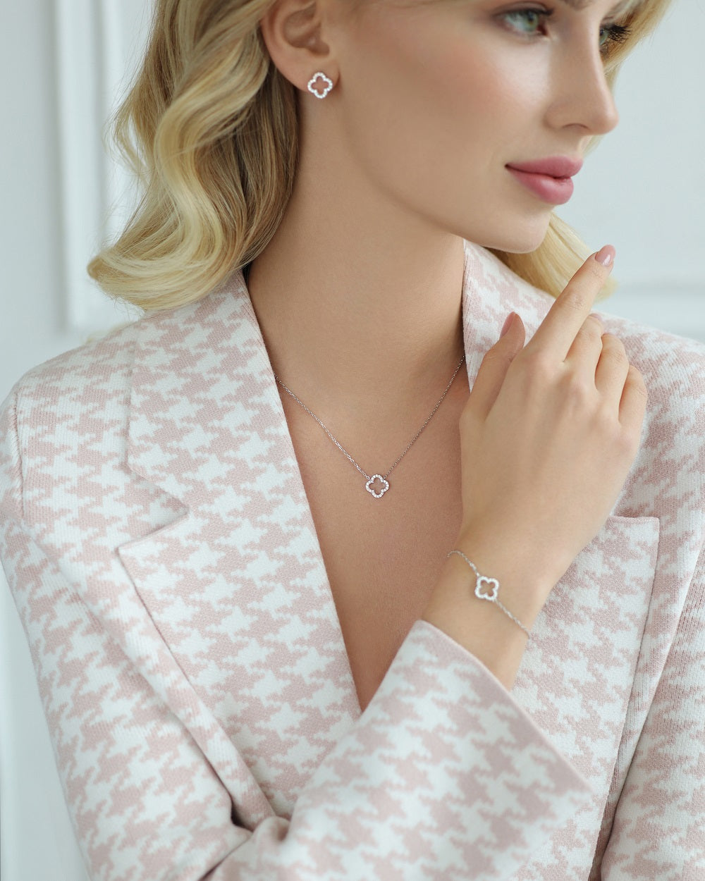 Stud earrings Clover with cubic zirconia