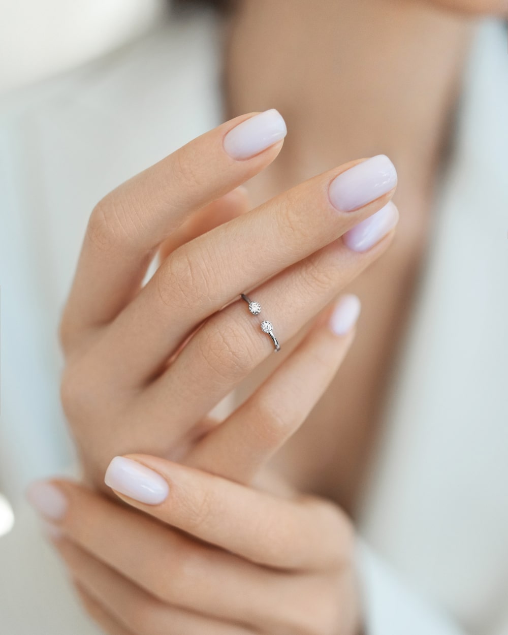 Midi ring on the phalanx Colon