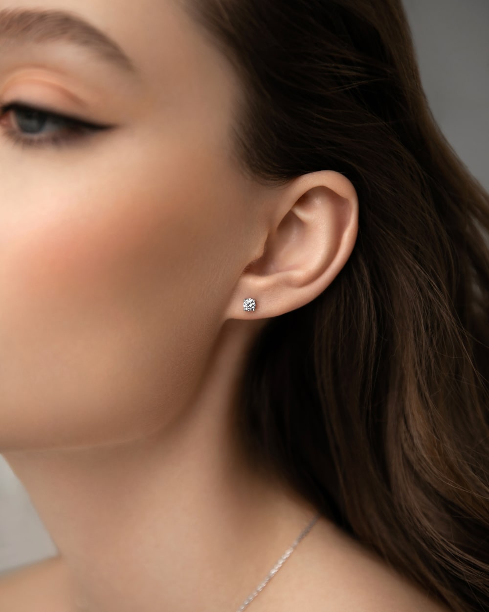 Stud earrings with cubic zirconia 3 mm
