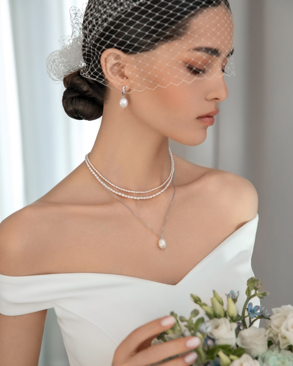 Necklace with baroque micro pearls
