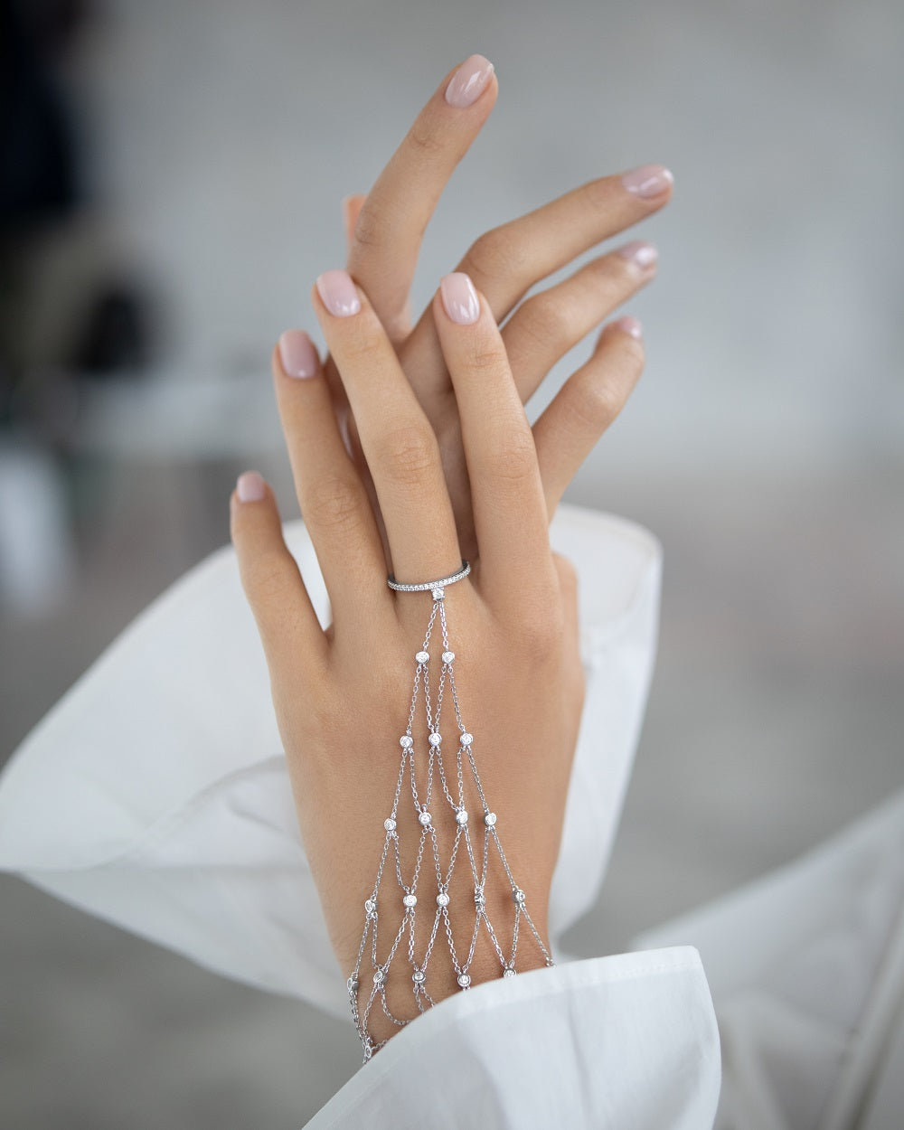 Slave bracelet made of silver for the entire hand