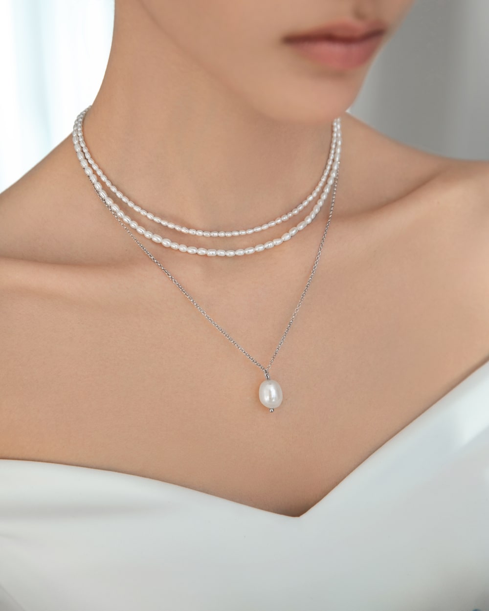 Necklace with baroque micro pearls