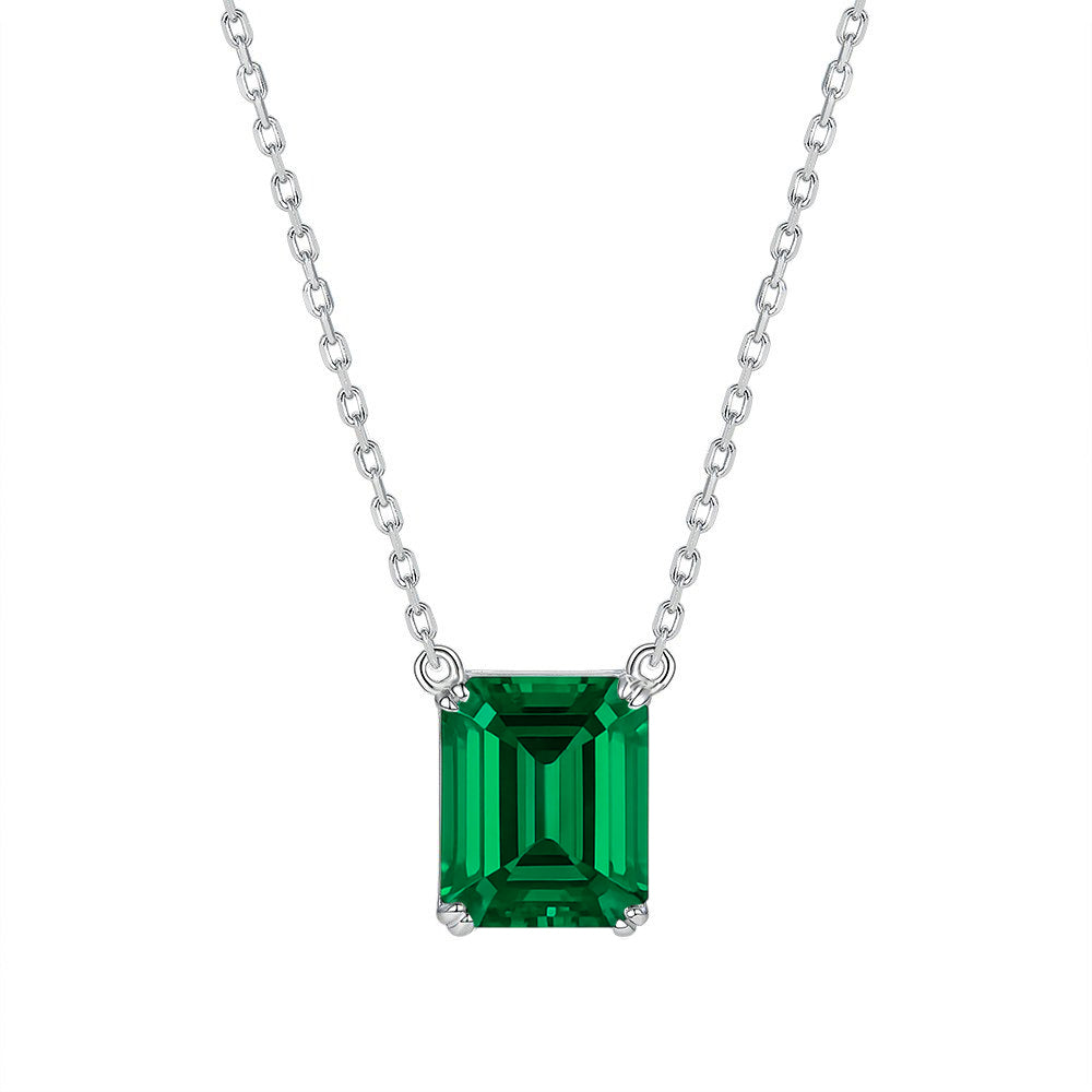 Necklace with green stone in baguette cut