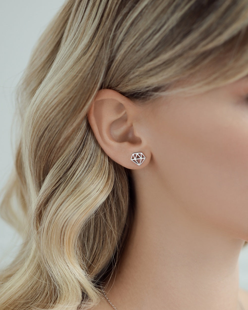 Stud earrings Diamond shape