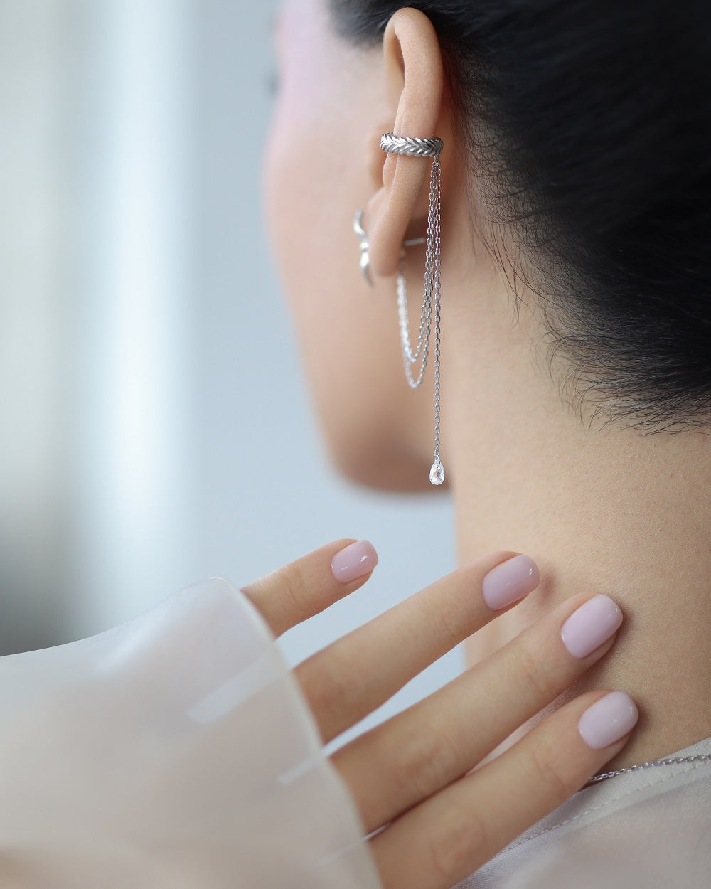 Cuff and stud earring Swallow