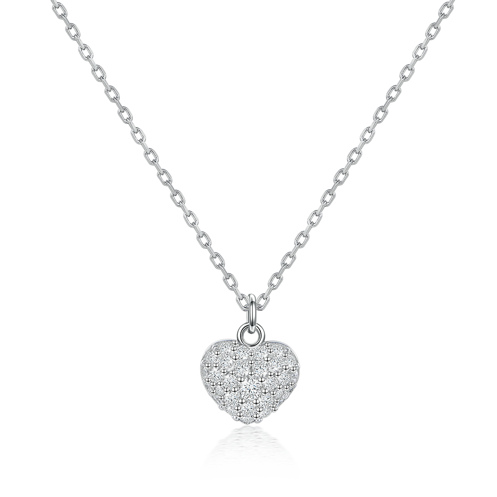Necklace with a voluminous heart