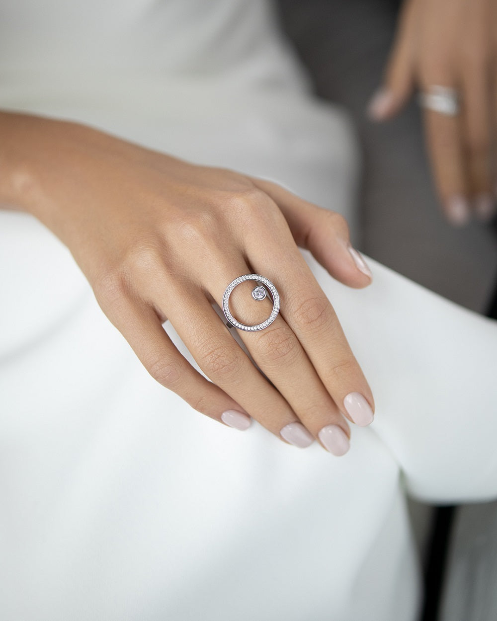 Ring Echo with stones