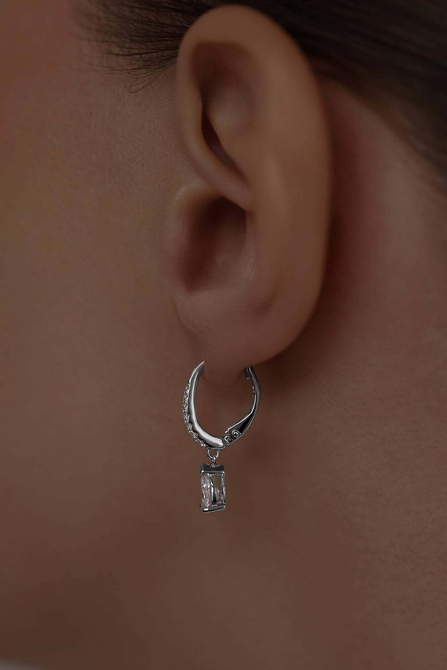 Earrings High-grade pear cut cubic zirconias with a french lock