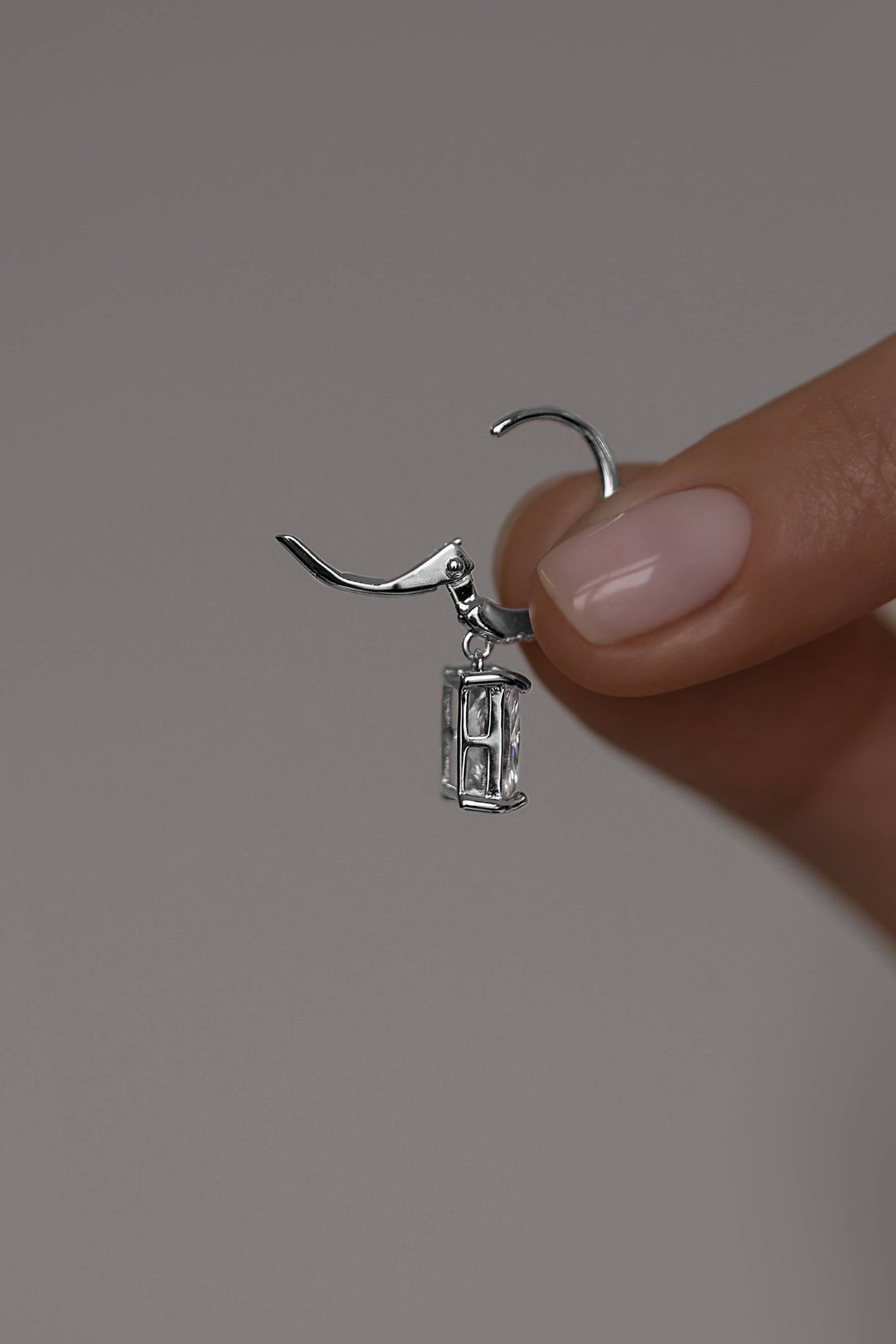 Earrings with Radiant cut High-grade cubic zirconias with a french lock