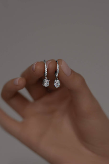 Earrings High-grade oval cut cubic zirconias with a french lock