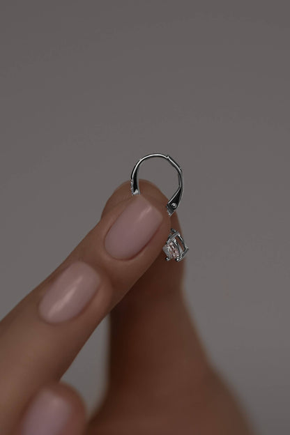 Earrings High-grade oval cut cubic zirconias with a french lock