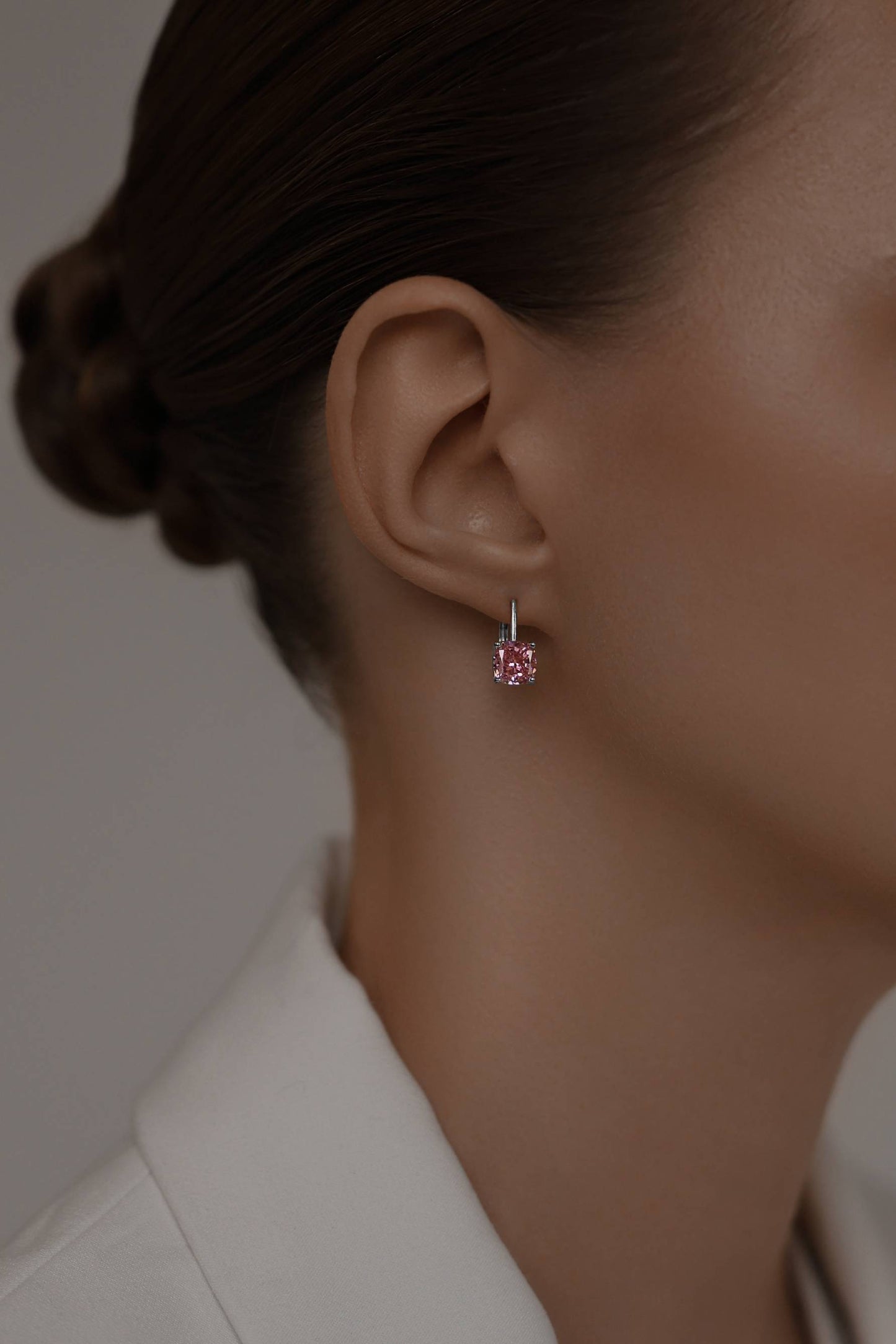 Earrings on French Lock with pink diamond imitation in Cushion cut