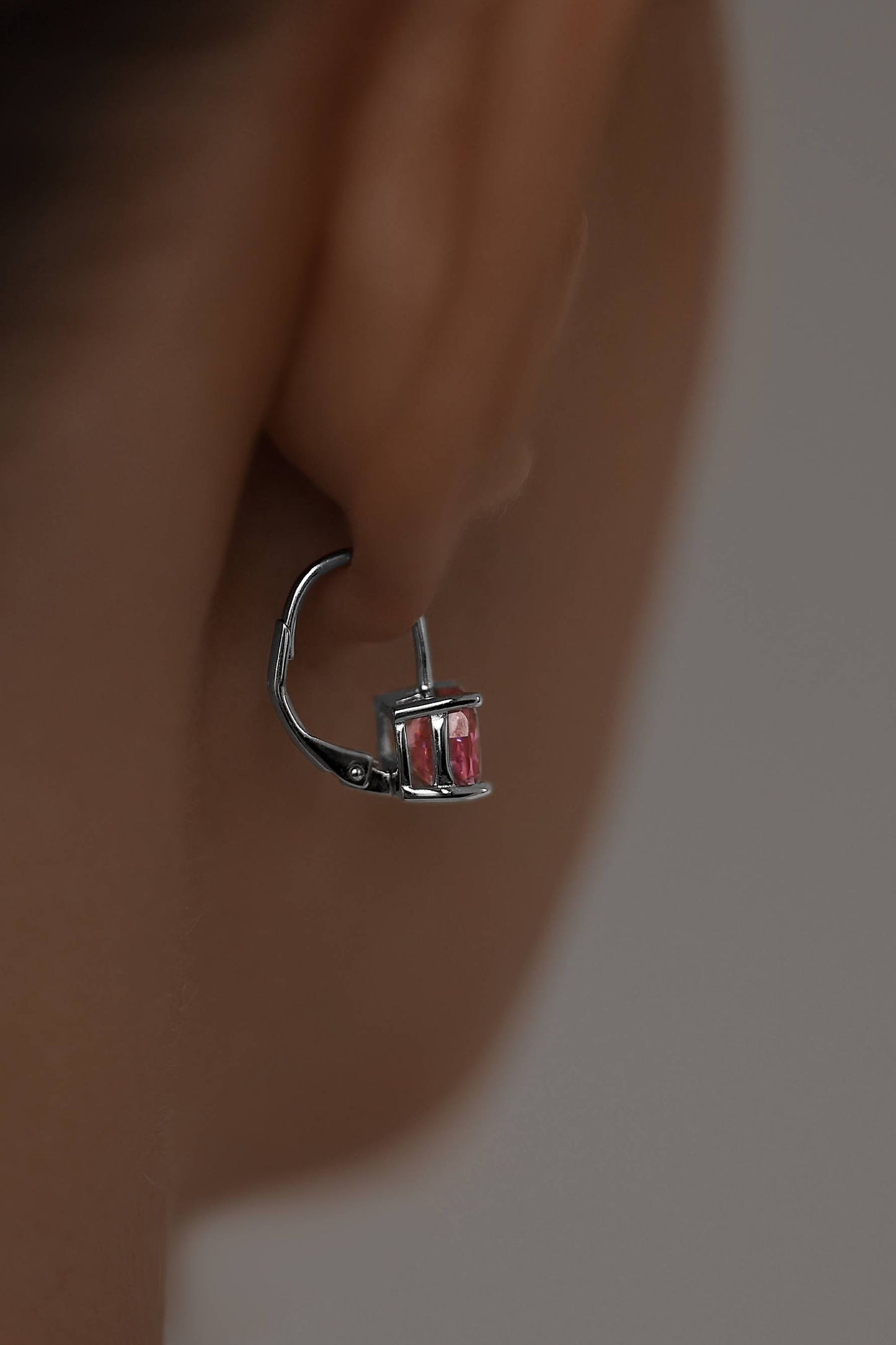 Earrings on French Lock with pink diamond imitation in Cushion cut
