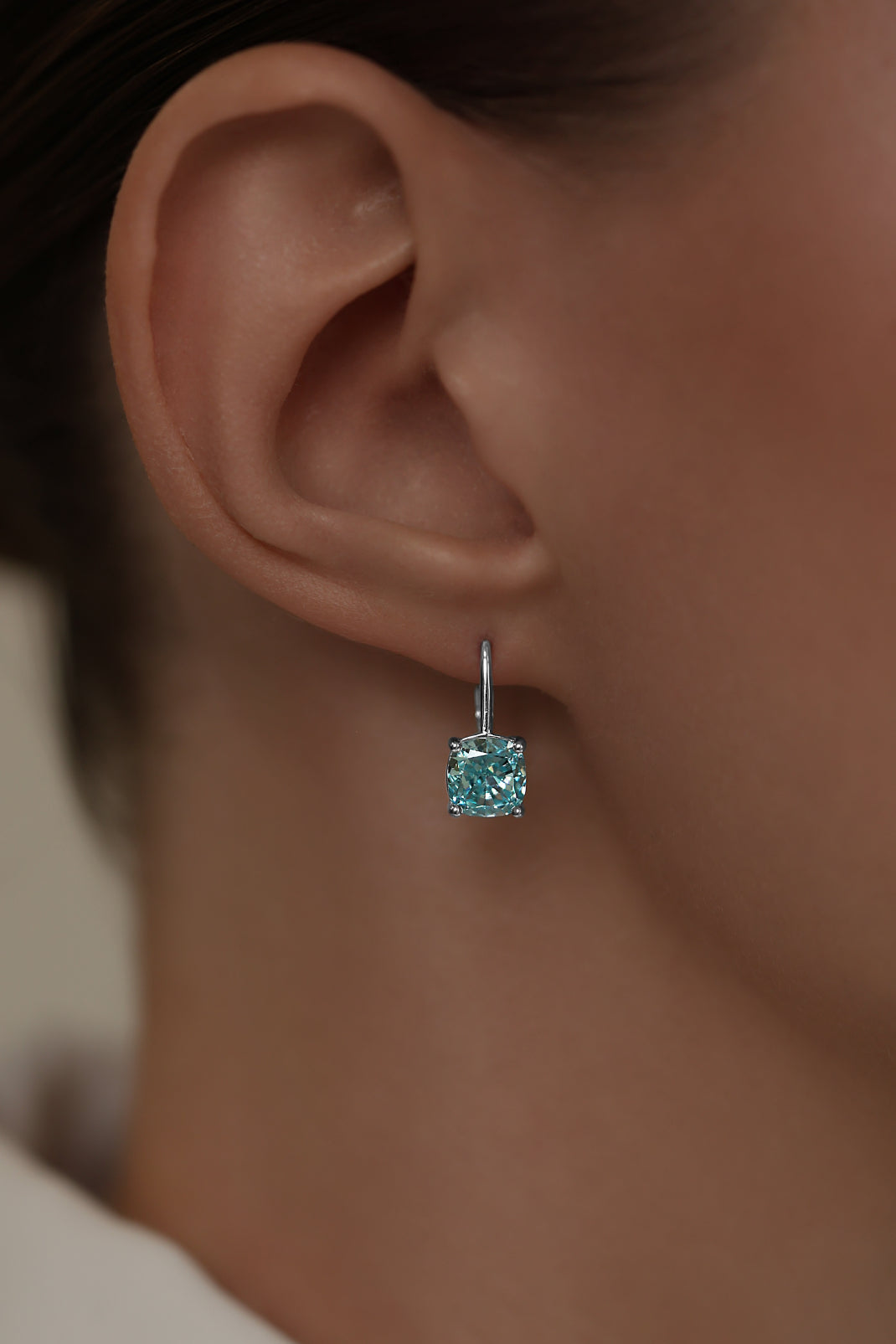 Earrings on French Lock with blue diamond imitation in Cushion cut