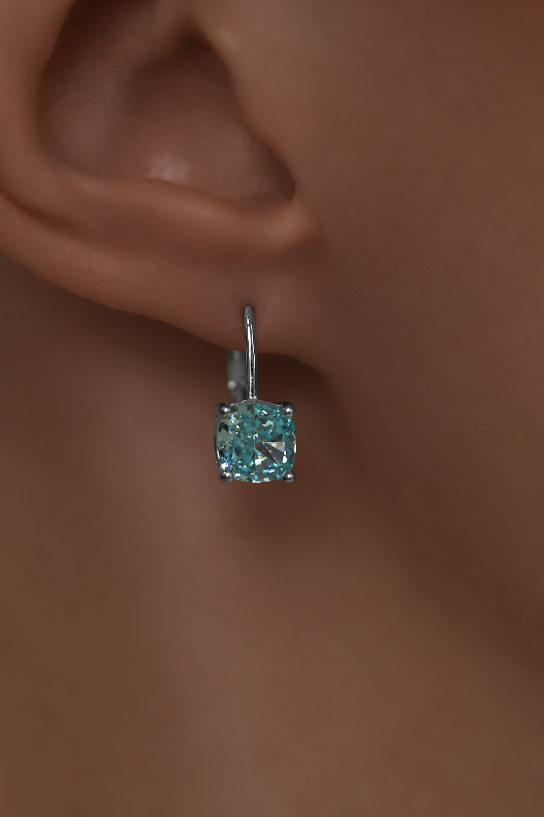 Earrings on French Lock with blue diamond imitation in Cushion cut